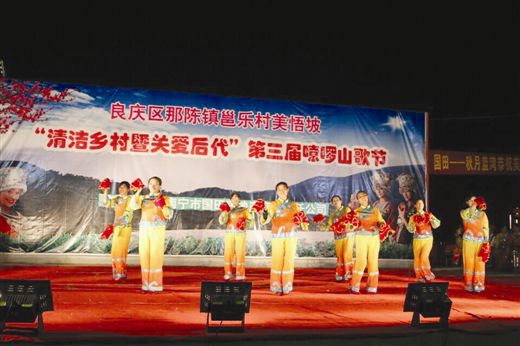 红绿灯路口两车追尾 厦门消防救出被困司机【ag亚娱官网】