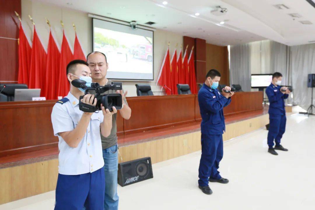 “充电蓄能”!淮北消防举行全市消防救援队伍宣传报道员培训班-ag亚娱官网(图10)
“充电蓄能”!淮北消防举行全市消防救援队伍宣传报道员培训班-ag亚娱官网(图10)