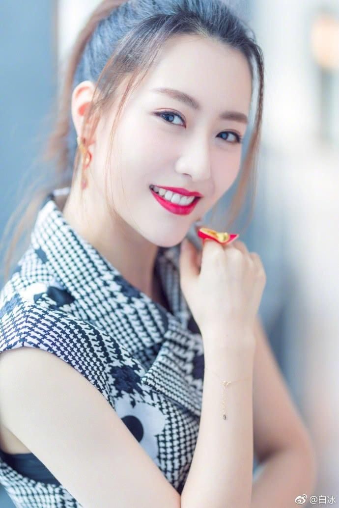 群众办事岂能靠“加急费”提速_时事政治_中公教育网【ag亚娱官网】(图2) ag亚娱官网