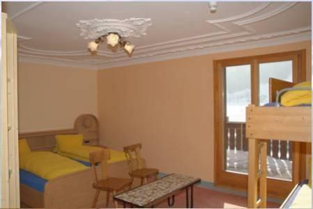 清明忆先烈 习近平这样传承“红色基因”【AG亚娱集团官方】(图2) AG亚娱集团官方