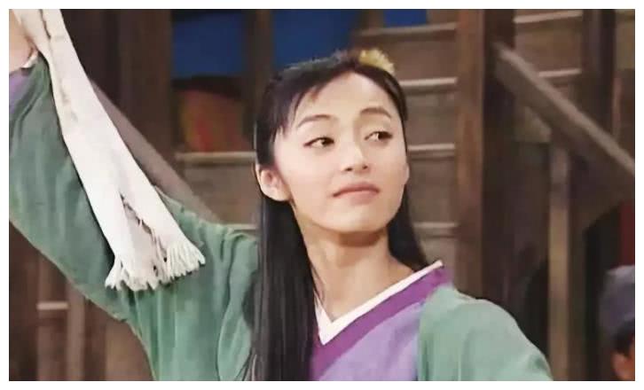 ag亚娱官网_悉尼街头为何有一棵烧焦的圣诞树?(图2) AG亚娱集团官方