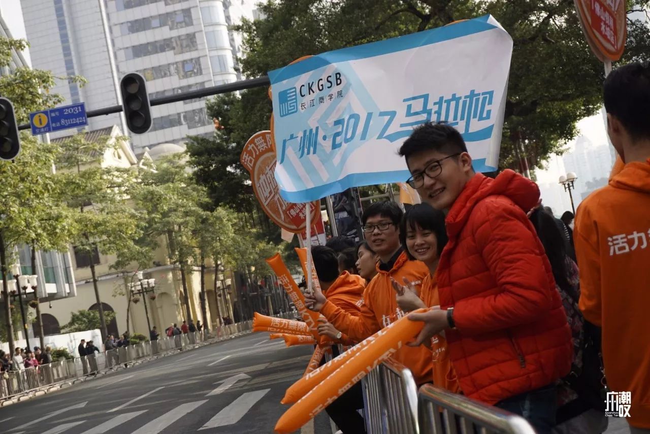 群众满意是检验 “不见面”办事的标准_时事政治_中公教育网-ag亚娱官网(图2) AG亚娱集团