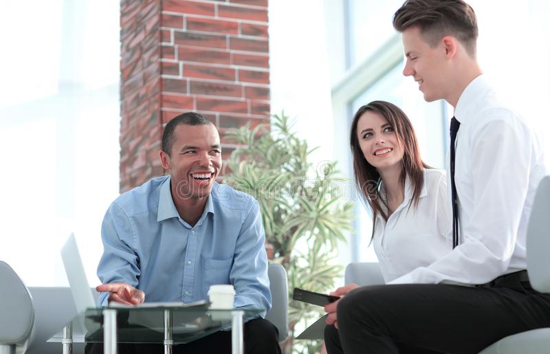 AG亚娱集团官方-
自媒体你走了几多弯路?新手上路必备的设备工具来了(图3) AG亚娱集团官方