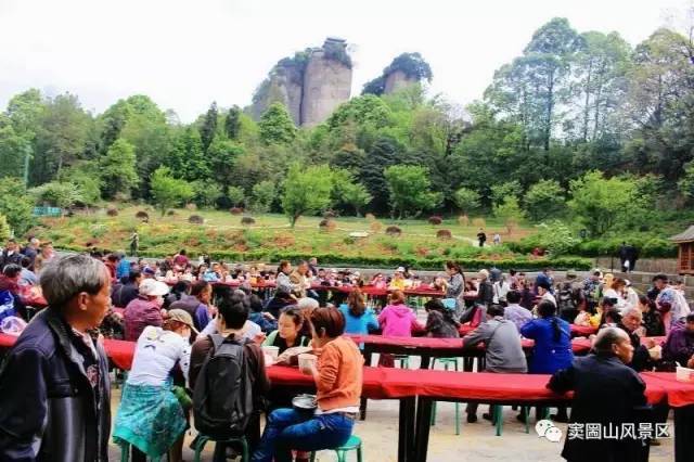 AG亚娱集团官方|信心、定力和底气_时事政治_中公教育网(图2) AG亚娱集团