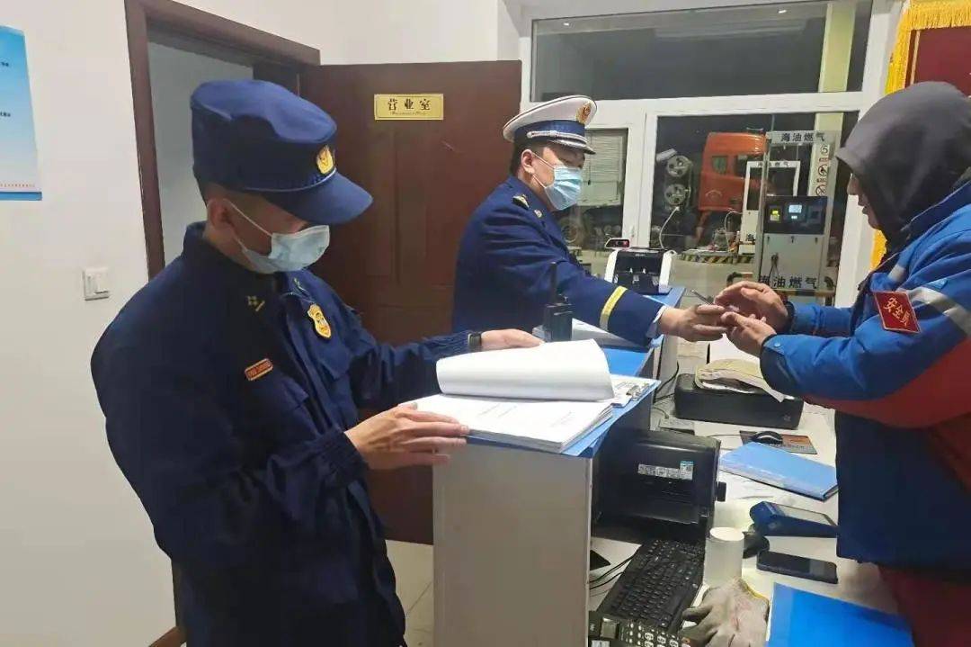 
高新开发区消防救援大队组织开展消防宁静夜查行动【AG亚娱集团官方】(图3)